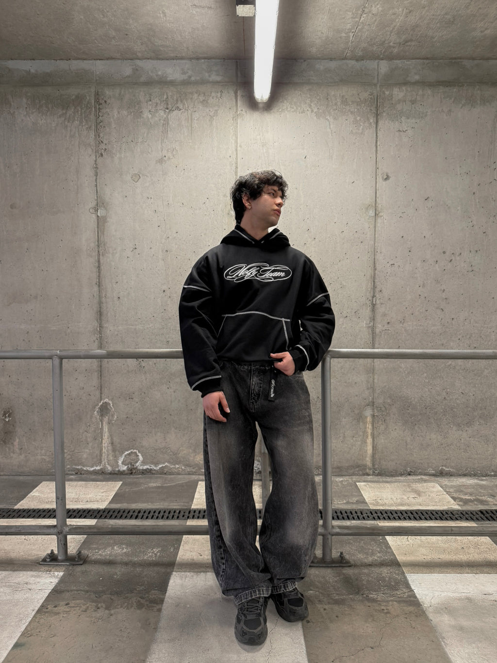 WOLFYTEAM HOODIE - OUTLINES