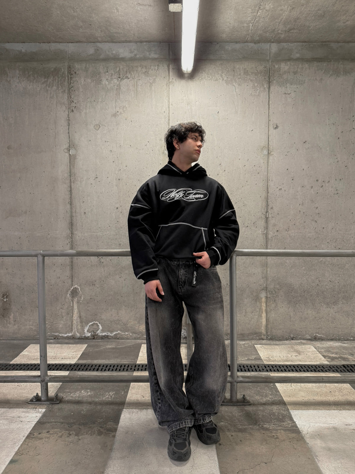 WOLFYTEAM HOODIE - OUTLINES